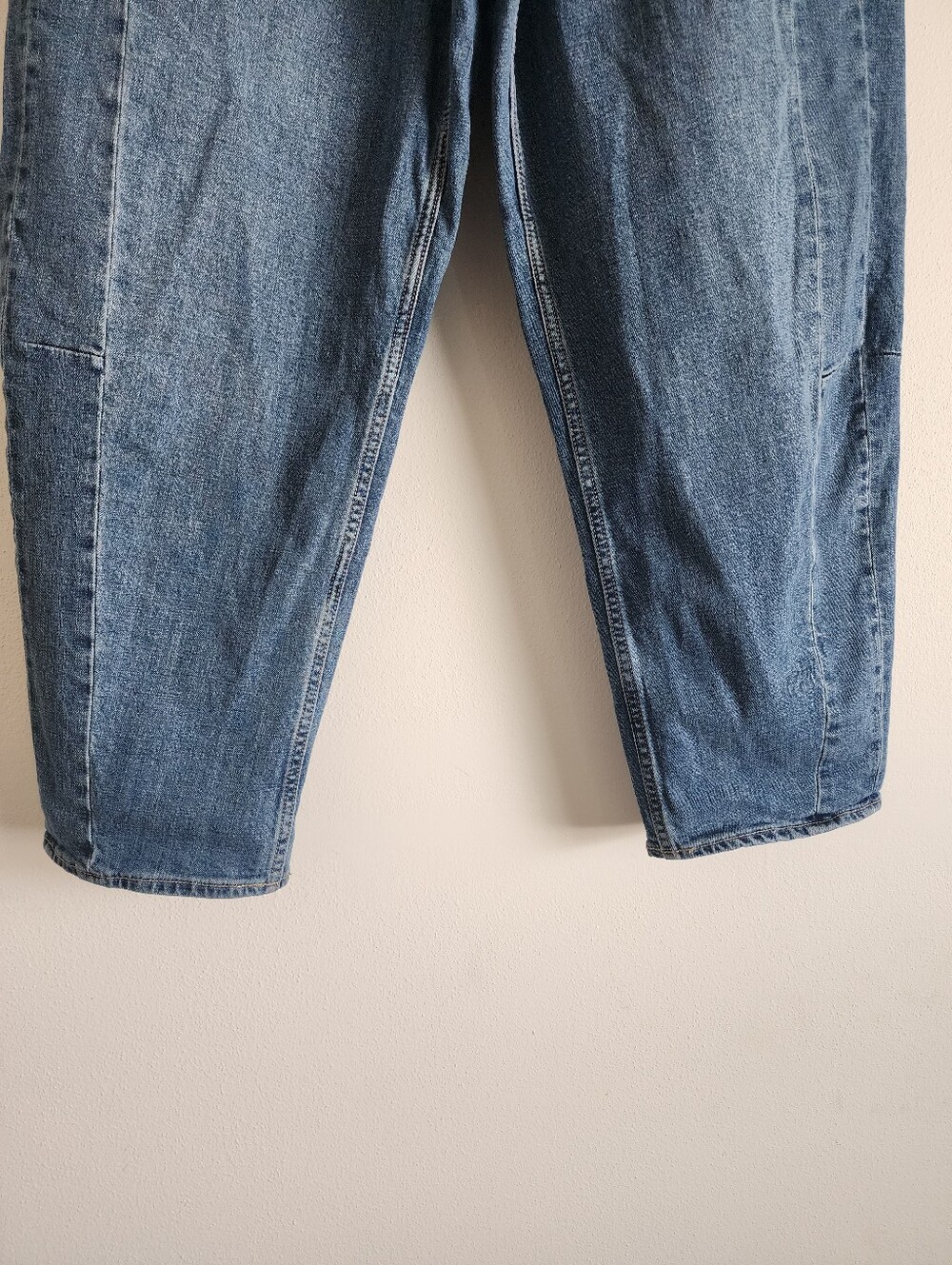 High-Rise Barrel Leg Jeans Medium Wash Cotton Blend Comfortable Fit Size 12 - Picture 5 of 11
